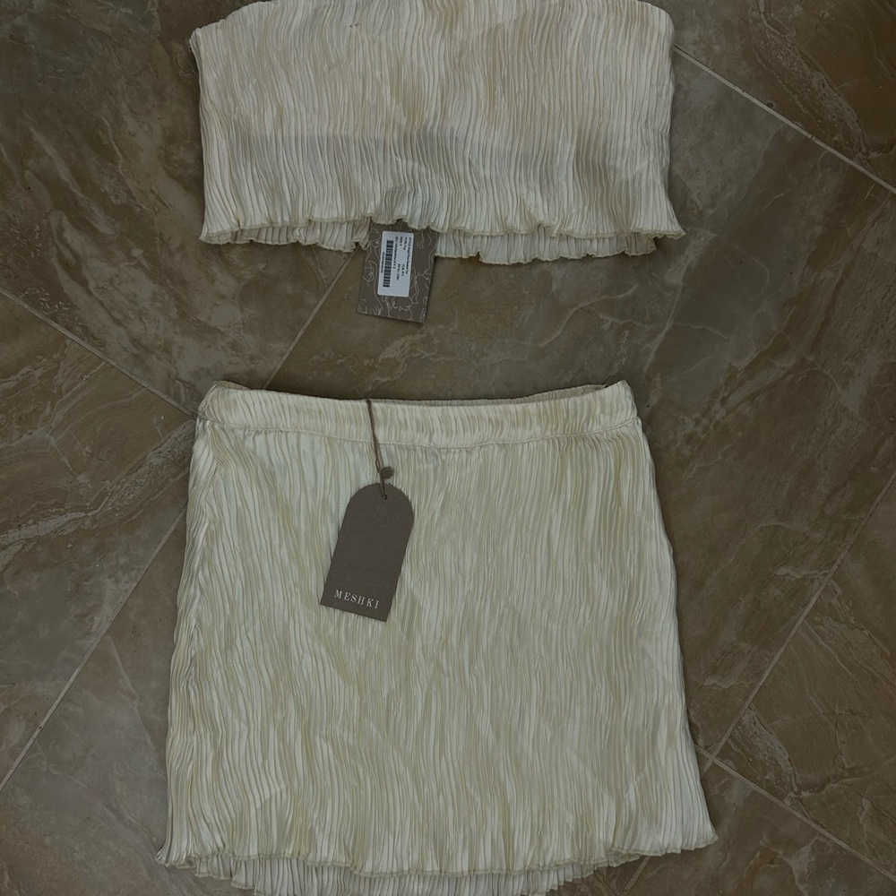 Meshki Cream Mini Skirt Set